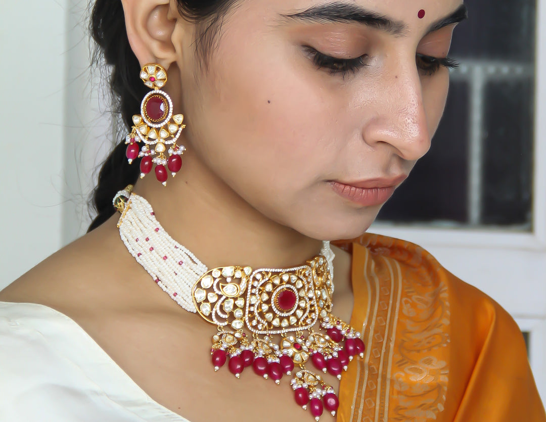 Vedati Necklace Set and Maangtika