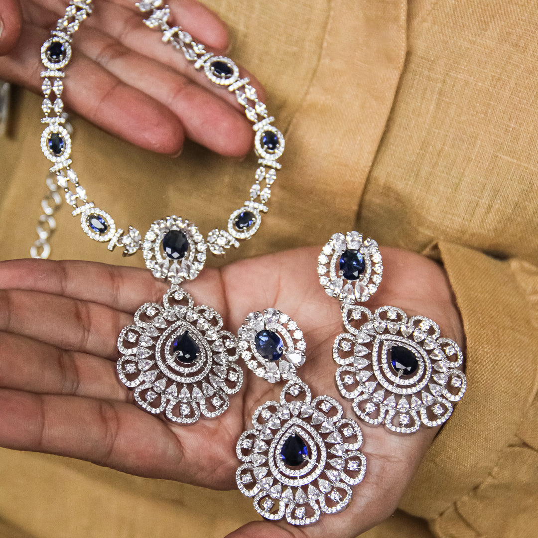 Iris necklace