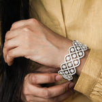 Load image into Gallery viewer, Daisy Bracelet
